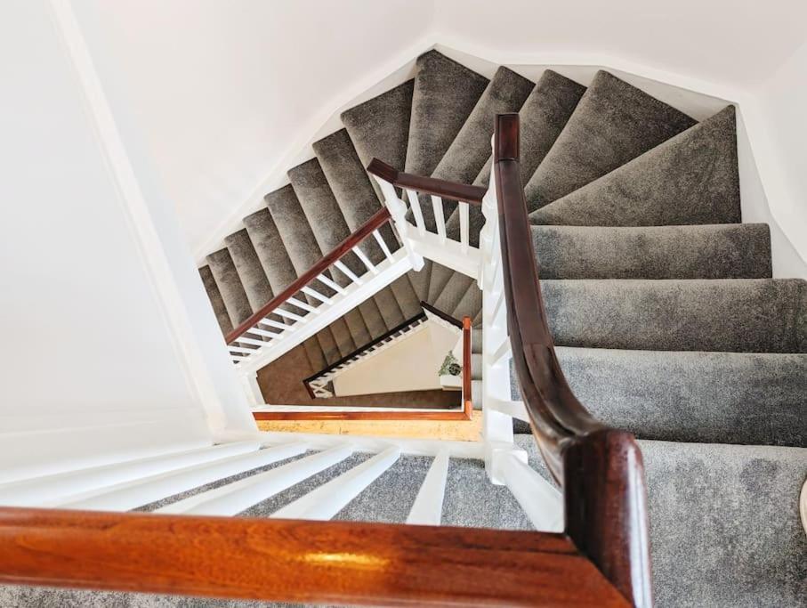 Central 4-Bed House, 10 Min Walk To Sights Bath Esterno foto